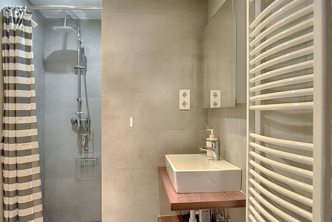 Appartement Welcome - A Studio Apt In District 7 *